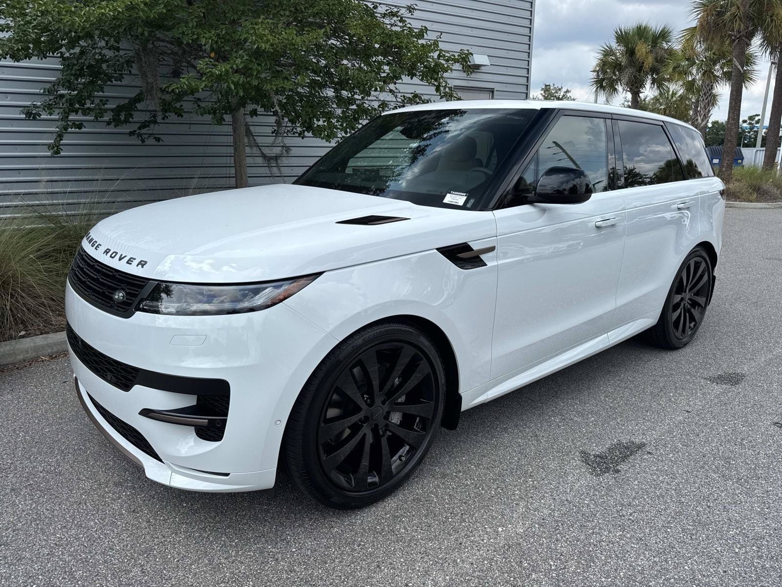 New 2026 Land Rover Range Rover Sport Dynamic SE AWD/4WD image 1