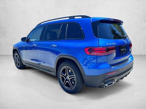 Used 2025 Mercedes-Benz GLB 250 4MATIC image 9