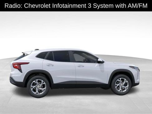 New 2026 Chevrolet Trax LS w/ LS Convenience Package FWD image 6