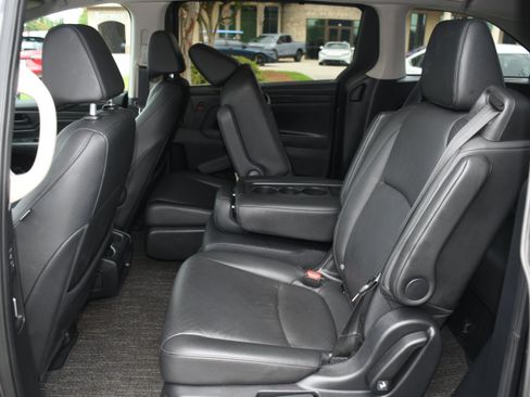 Used 2025 Honda Odyssey EX-L image 17