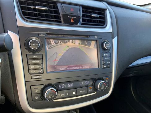 Used 2017 Nissan Altima 2.5 SL w/ 2.5 Technology Package FWD image 28