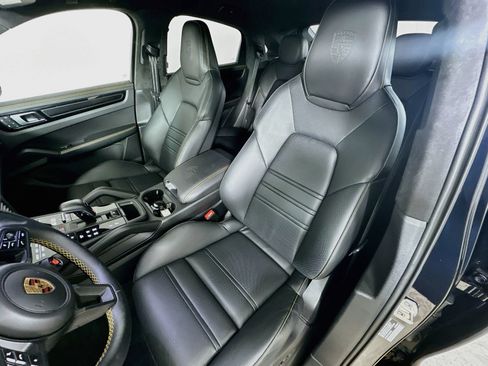Used 2023 Porsche Cayenne Turbo GT AWD/4WD image 33