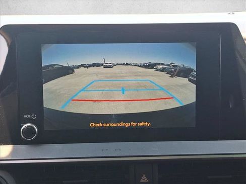 Used 2023 Toyota Prius Prime FWD image 13