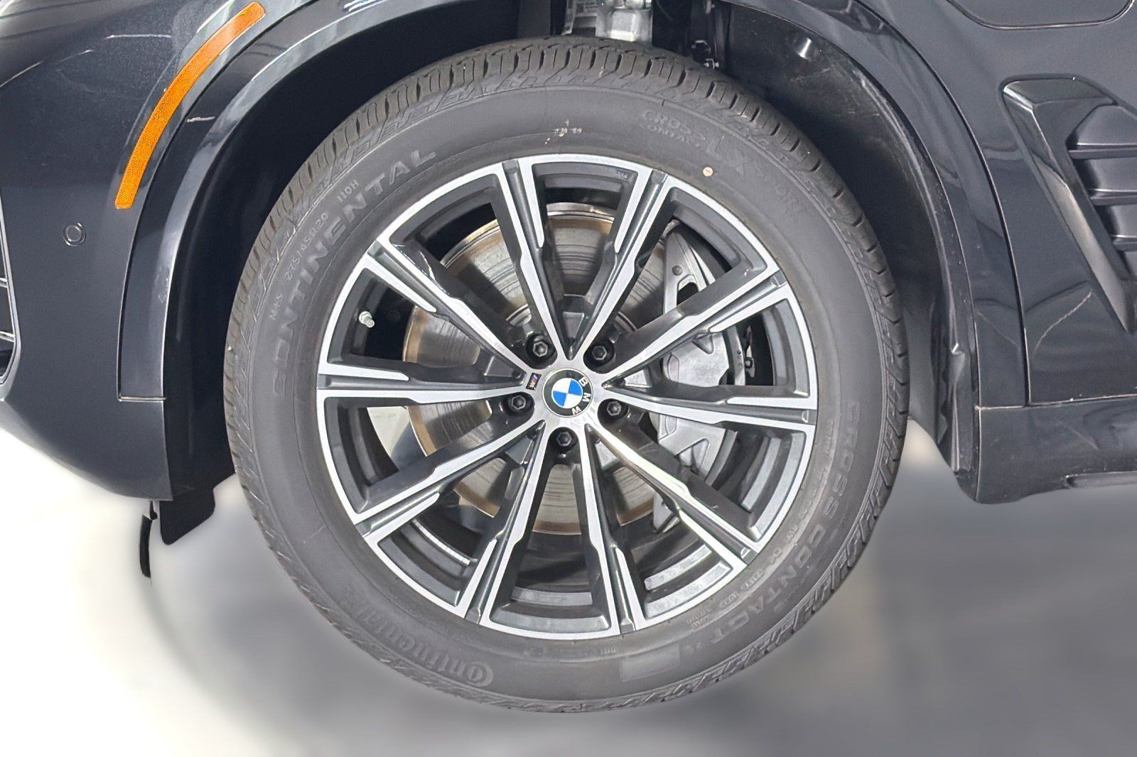Used 2026 BMW X5 xDrive50e w/ M Sport Package AWD/4WD image 13