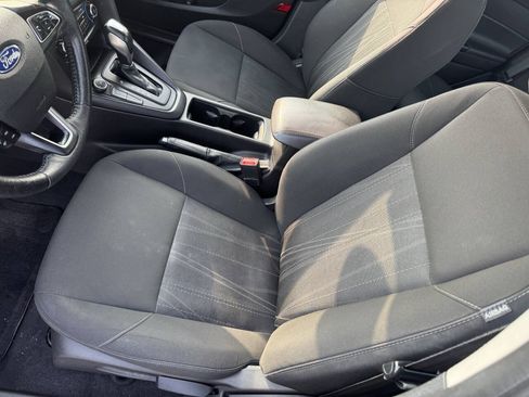 Used 2015 Ford Focus SE w/ SE Sport Package FWD image 23