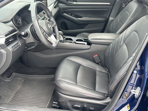 Used 2024 Nissan Altima 2.5 SR w/ SR Premium Package FWD image 9