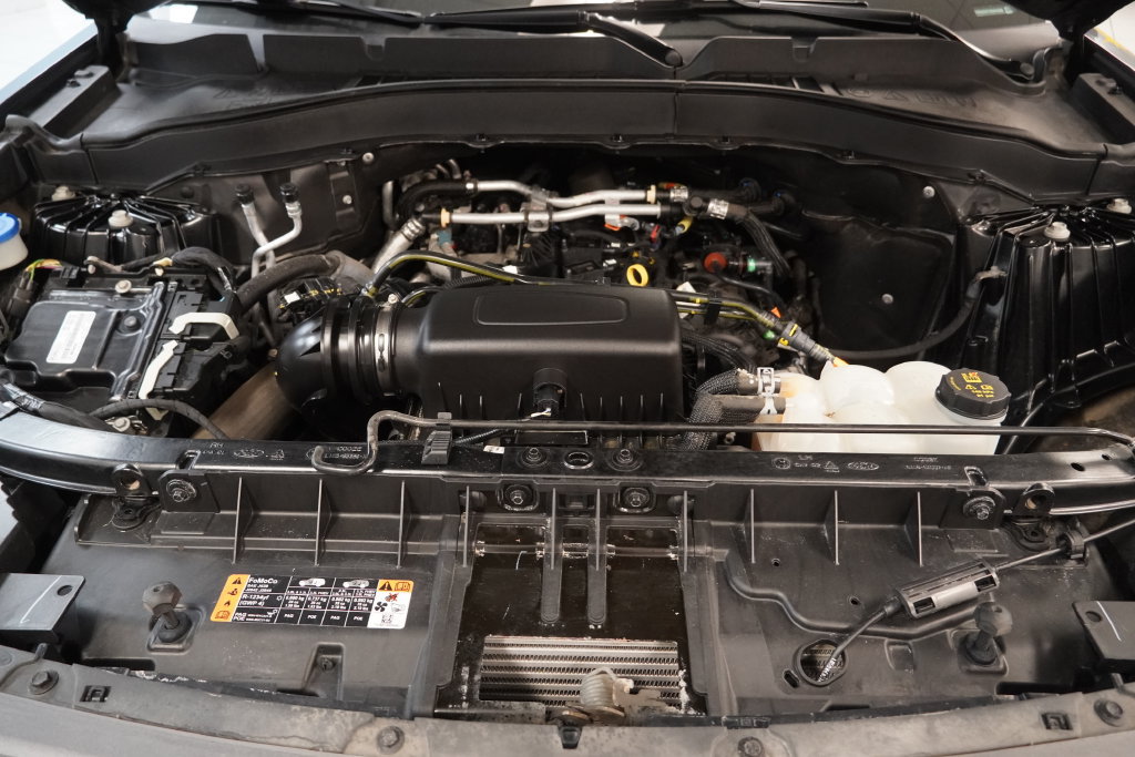 Used 2021 Ford Explorer XLT w/ Equipment Group 202A AWD/4WD image 40