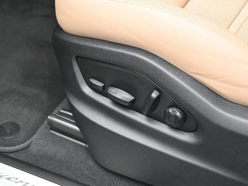 Certified 2025 Porsche Cayenne AWD/4WD image 15