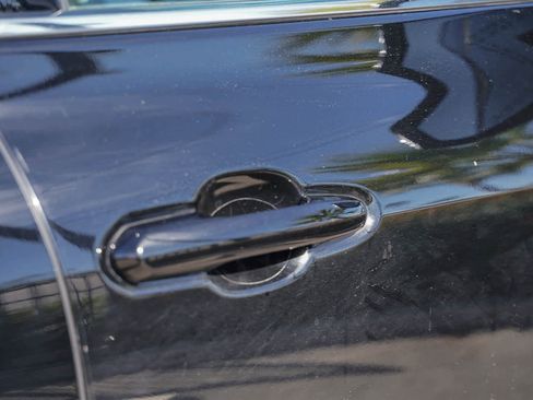 Used 2021 Toyota Highlander L image 8