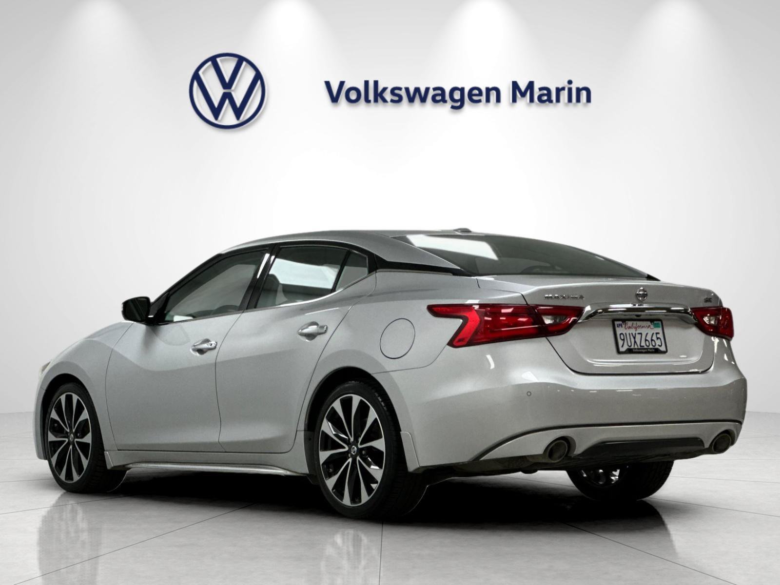 Used 2018 Nissan Maxima SR w/ Interior Lighting Package FWD image 3