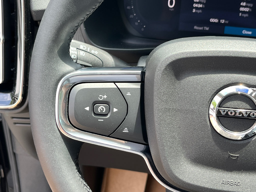 New 2026 Volvo XC40 B5 Core w/ Climate Package AWD/4WD image 12