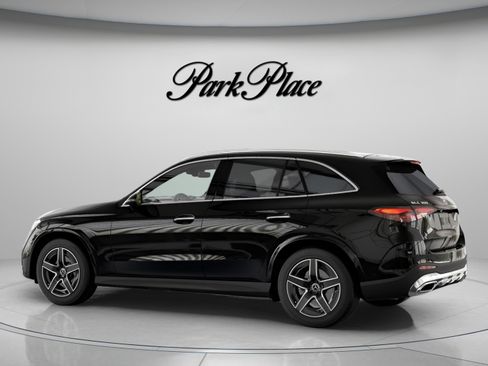 Certified 2025 Mercedes-Benz GLC 300 image 10