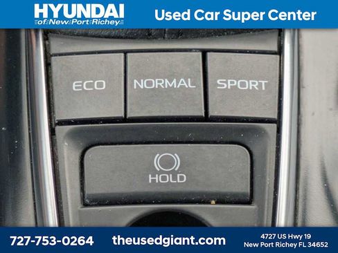 Used 2019 Toyota Camry XLE FWD image 26