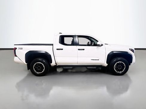 Used 2024 Toyota Tacoma TRD Off-Road AWD/4WD image 8