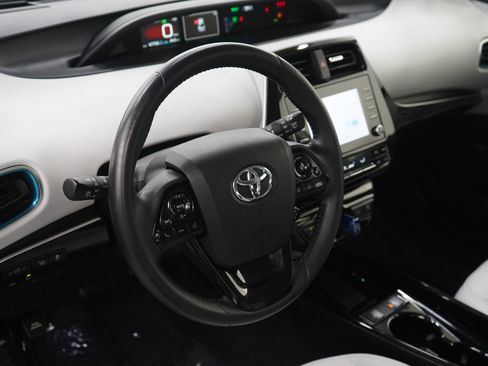 Used 2020 Toyota Prius XLE w/ Advanced Technology Package image 19