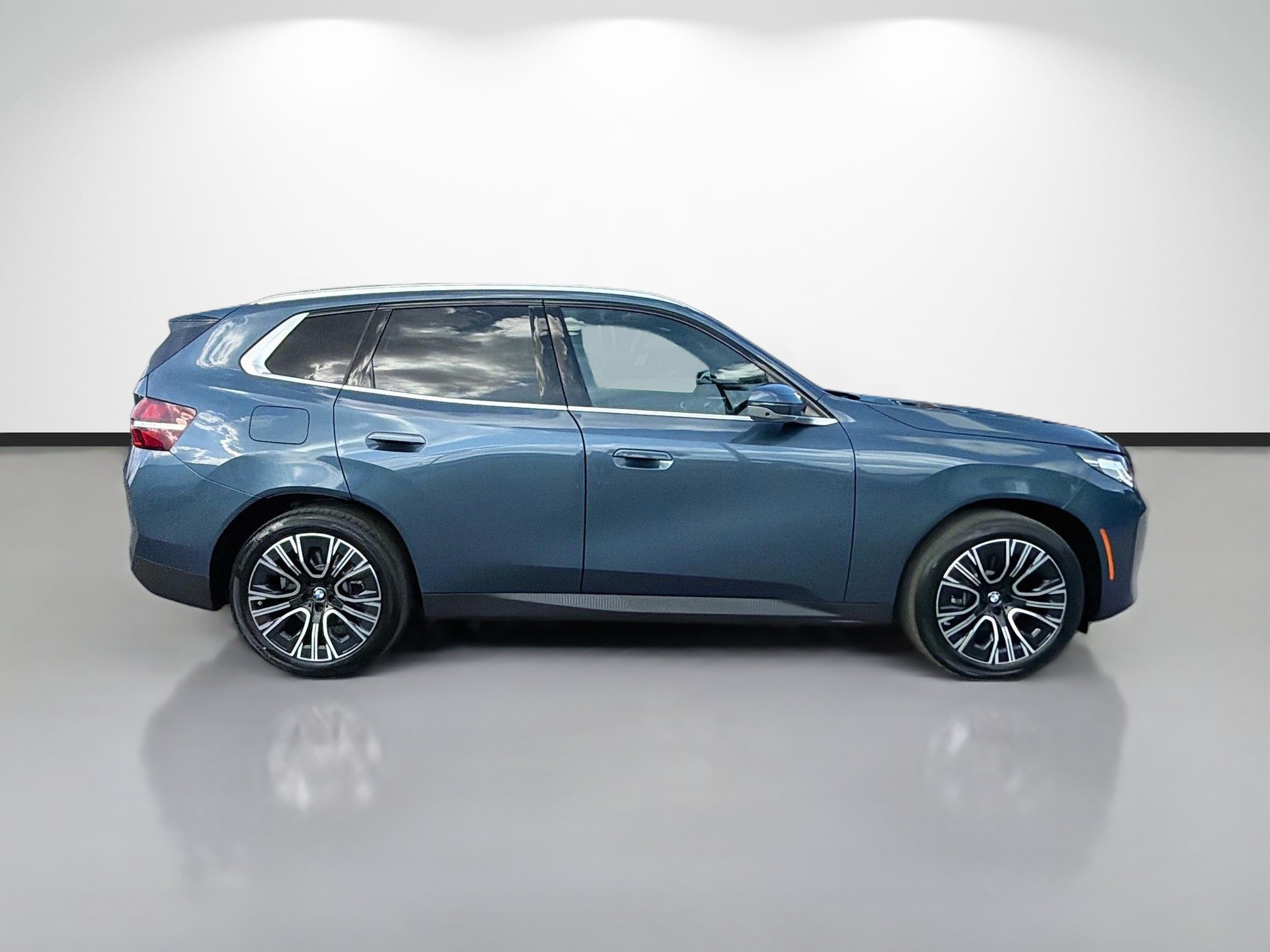New 2026 BMW X3 xDrive30i w/ Premium Package AWD/4WD image 2