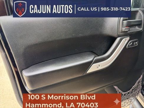 Used 2018 Jeep Wrangler Unlimited Sahara AWD/4WD image 22