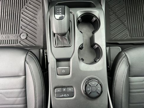 Used 2024 Ford Ranger Lariat w/ FX4 Off-Road Package image 12