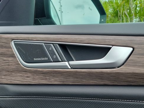 New 2026 Volkswagen Atlas SEL Premium R-Line AWD/4WD image 9