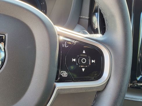 Certified 2022 Volvo XC60 B5 R-Design w/ Advanced Package image 19