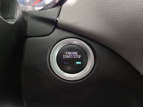 Used 2021 Chevrolet Equinox LS w/ LS Convenience Package image 24