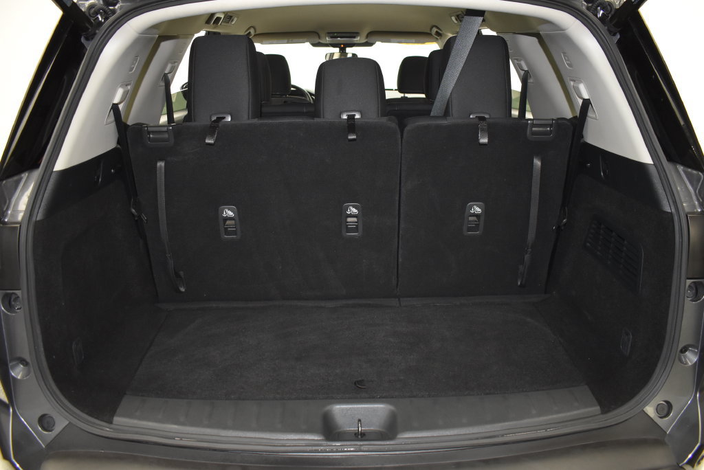 Certified 2025 Nissan Pathfinder SV FWD image 36