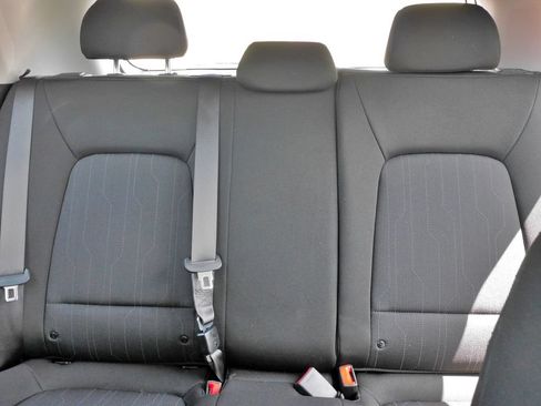 Used 2025 Hyundai Venue SE FWD image 29