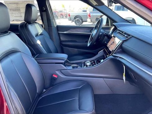 New 2026 Jeep Grand Cherokee Limited AWD/4WD image 32