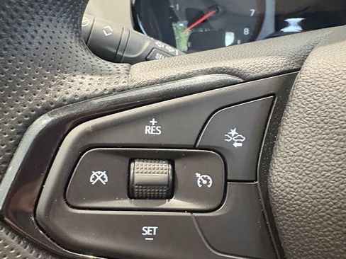 Used 2025 Chevrolet Trax LS w/ LS Convenience Package FWD image 21