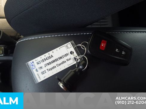 Used 2022 Toyota Corolla SE FWD image 19