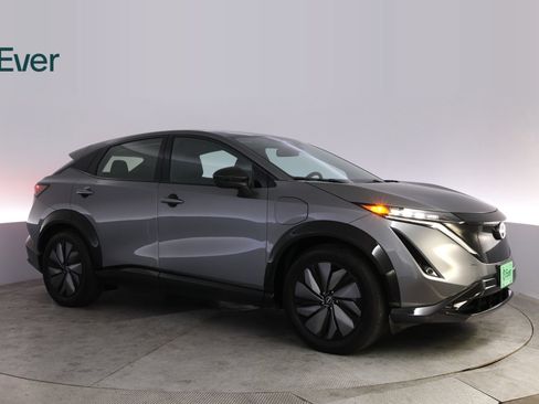 Used 2024 Nissan Ariya AWD image 14