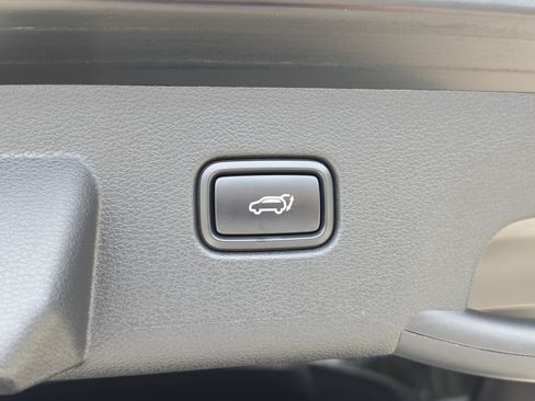 Certified 2025 Kia Sportage SX FWD image 11