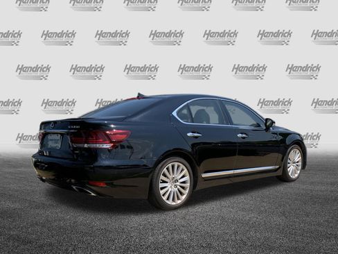 Used 2013 Lexus LS 460 AWD w/ Comfort Pkg image 10