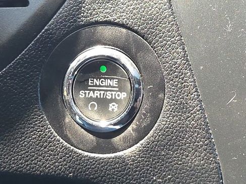 Used 2017 Ford Explorer XLT w/ Equipment Group 202A AWD/4WD image 44