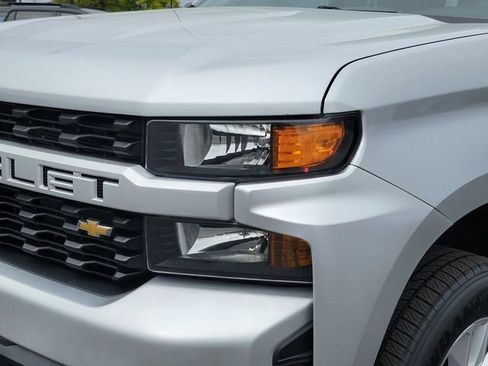 Used 2020 Chevrolet Silverado 1500 Custom w/ Custom Value Package AWD/4WD image 10
