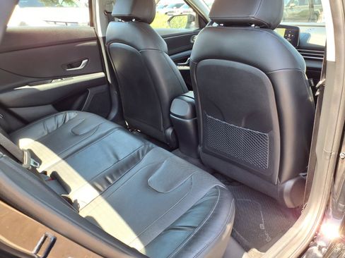 Certified 2023 Hyundai Elantra Limited FWD image 13