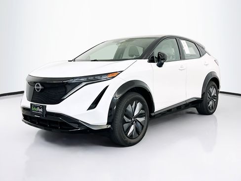 Used 2023 Nissan Ariya AWD image 3