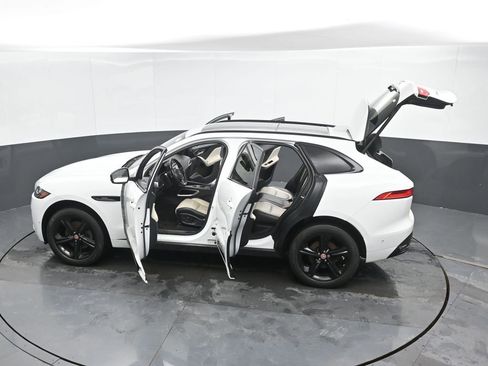 Used 2017 Jaguar F-PACE R-Sport image 55