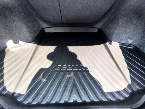 Used 2019 Honda Accord EX-L image 11