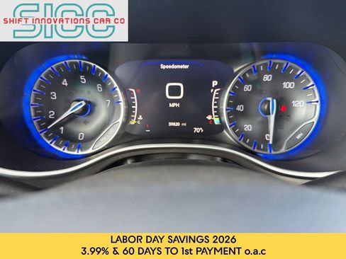 Used 2024 Chrysler Pacifica Touring-L FWD image 9