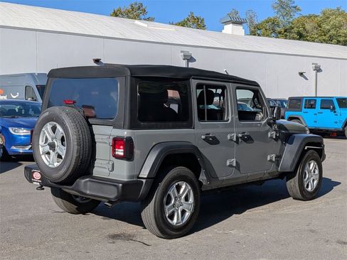 Certified 2022 Jeep Wrangler Unlimited Sport image 3