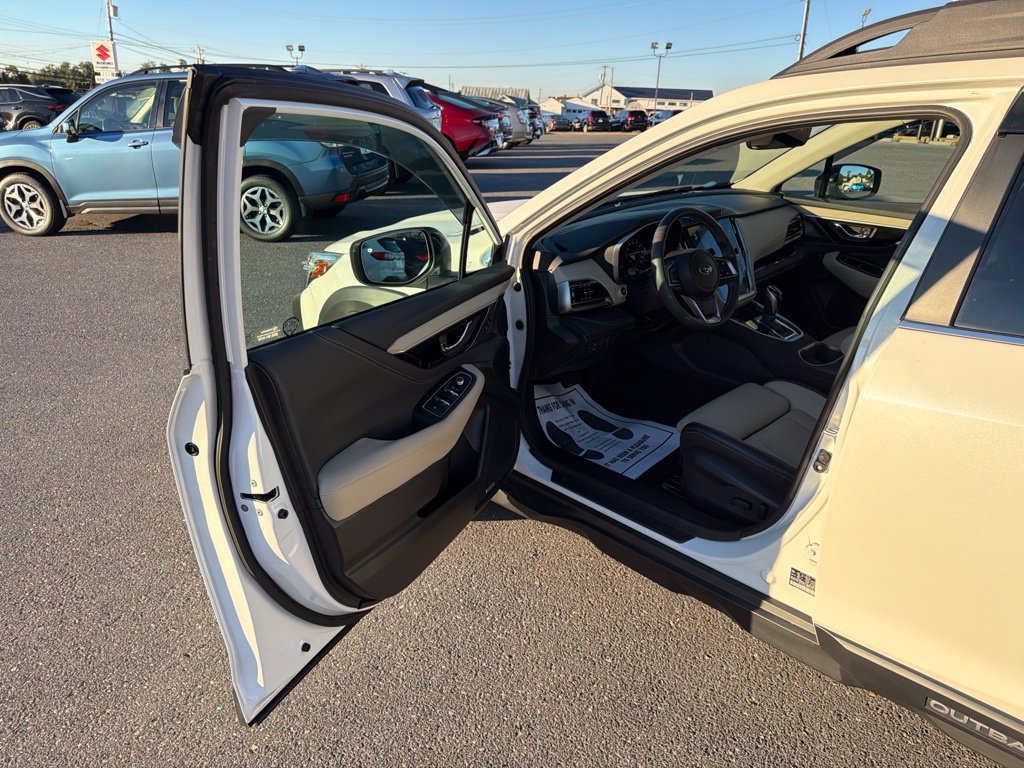 Certified 2025 Subaru Outback Limited AWD/4WD image 14