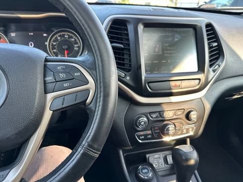 Used 2016 Jeep Cherokee Limited AWD/4WD image 40