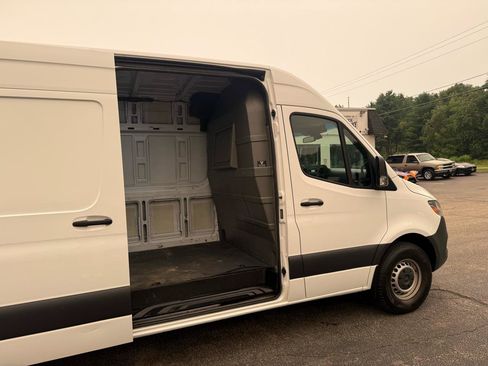 Used 2020 Mercedes-Benz Sprinter 2500 image 22