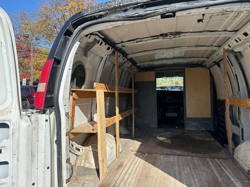 Used 2008 Chevrolet Express 2500 image 20