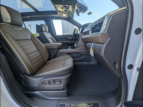 New 2026 GMC Yukon XL Denali Ultimate AWD/4WD image 15