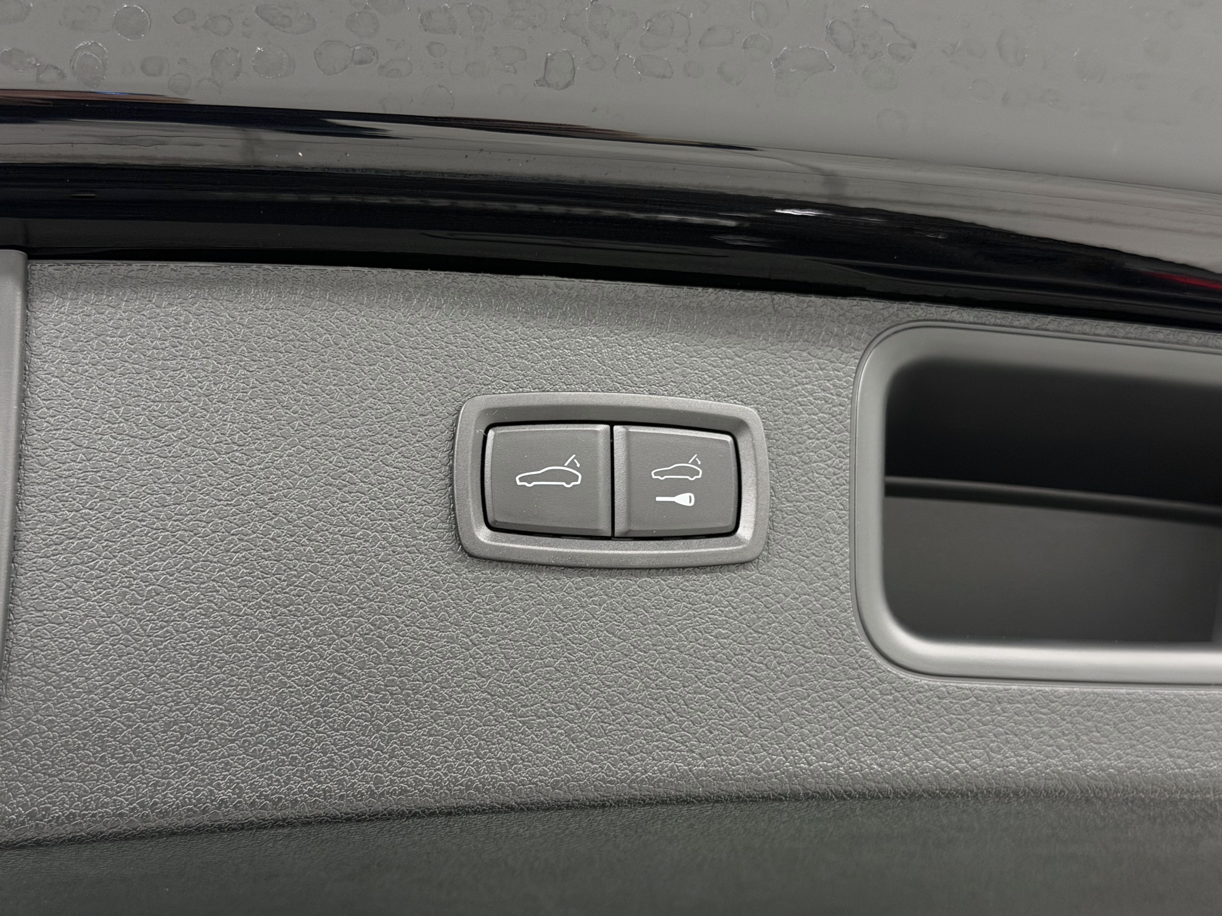 Used 2025 Porsche Macan AWD/4WD image 62