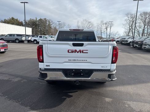 Used 2025 GMC Sierra 1500 SLT image 4
