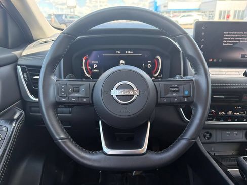 Used 2024 Nissan Rogue SL w/ SL Premium Package AWD/4WD image 16