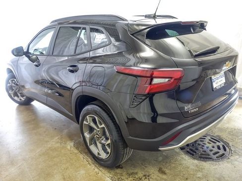 New 2026 Chevrolet Trax LT FWD image 7